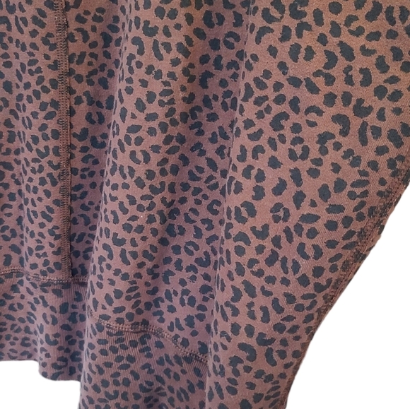 Abercrombie & Fitch soft a&f collection Leopard Print Crewneck sweater medium - Picture 3 of 6